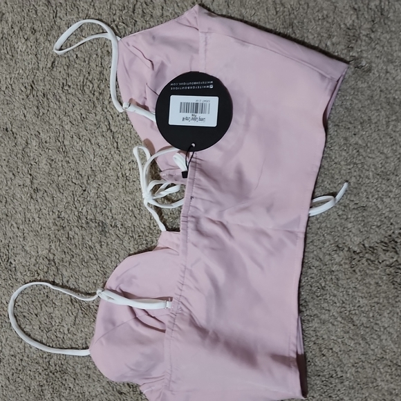 White fox living colour crop - Picture 4 of 4